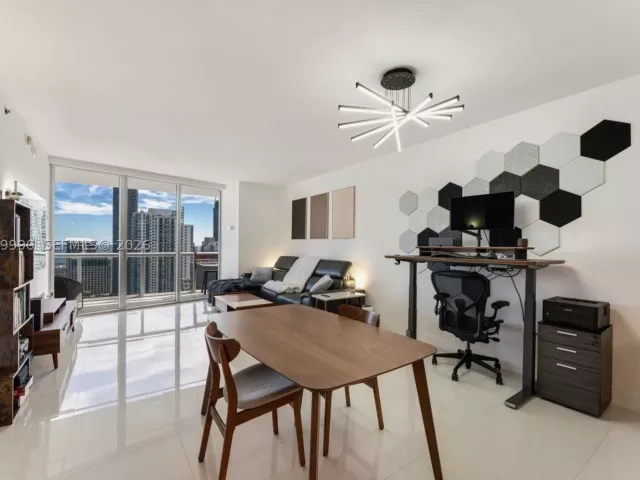 1-bedroom condo for sale in Miami - 495 Brickell Ave 4709 - MondialRealty