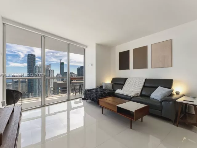 1-bedroom condo for sale in Miami - 495 Brickell Ave 4709 - MondialRealty