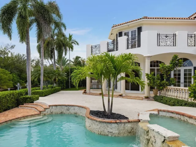 6-bedroom home for rent in Boca Raton - 248 W Alexander Palm Road - MondialRealty