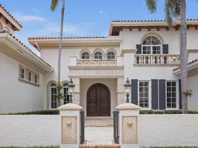 6-bedroom home for rent in Boca Raton - 248 W Alexander Palm Road - MondialRealty