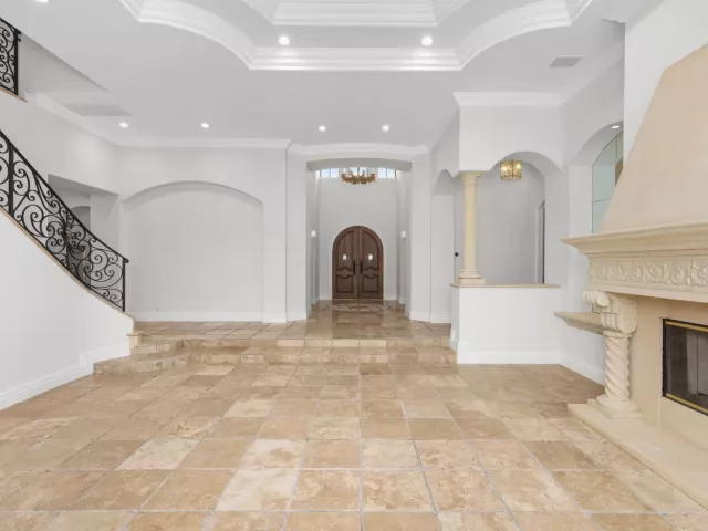6-bedroom home for rent in Boca Raton - 248 W Alexander Palm Road - MondialRealty