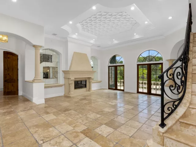 6-bedroom home for rent in Boca Raton - 248 W Alexander Palm Road - MondialRealty