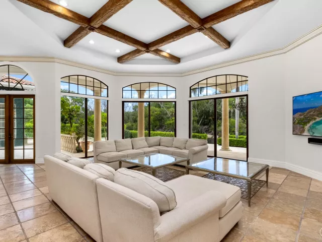 6-bedroom home for rent in Boca Raton - 248 W Alexander Palm Road - MondialRealty