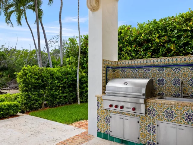 6-bedroom home for rent in Boca Raton - 248 W Alexander Palm Road - MondialRealty
