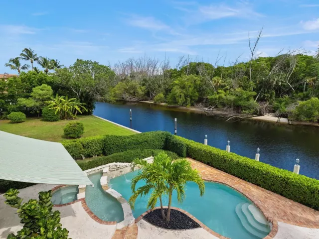 6-bedroom home for rent in Boca Raton - 248 W Alexander Palm Road - MondialRealty