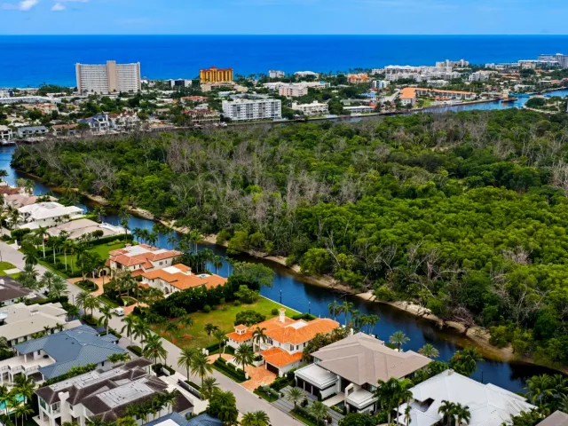 6-bedroom home for rent in Boca Raton - 248 W Alexander Palm Road - MondialRealty