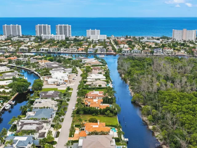 6-bedroom home for rent in Boca Raton - 248 W Alexander Palm Road - MondialRealty