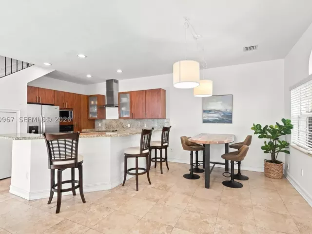 4-bedroom home for rent in Fort Lauderdale - 913 SW 8th St 2 - MondialRealty