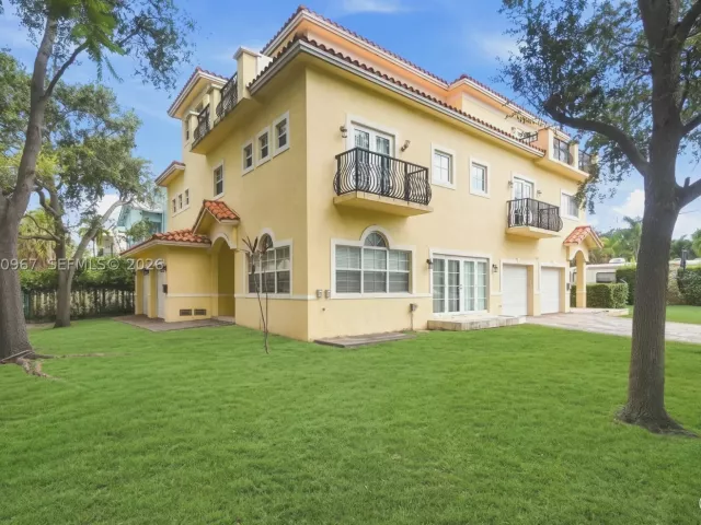 4-bedroom home for rent in Fort Lauderdale - 913 SW 8th St 2 - MondialRealty