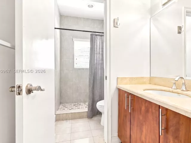 4-bedroom home for rent in Fort Lauderdale - 913 SW 8th St 2 - MondialRealty