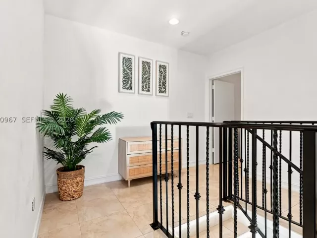 4-bedroom home for rent in Fort Lauderdale - 913 SW 8th St 2 - MondialRealty