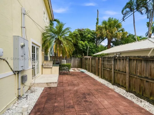 4-bedroom home for rent in Fort Lauderdale - 913 SW 8th St 2 - MondialRealty