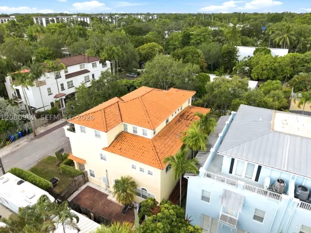 4-bedroom home for rent in Fort Lauderdale - 913 SW 8th St 2 - MondialRealty