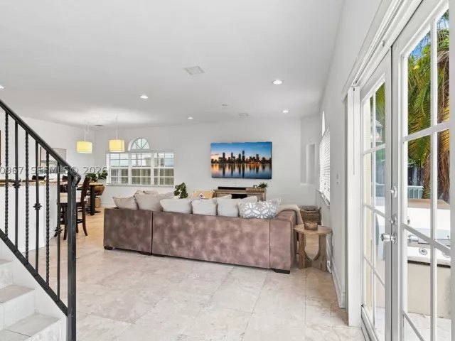 4-bedroom home for rent in Fort Lauderdale - 913 SW 8th St 2 - MondialRealty