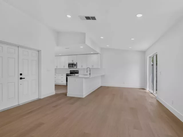 3-bedroom home for sale in Deerfield Beach - 386 NW 40th Terrace - MondialRealty