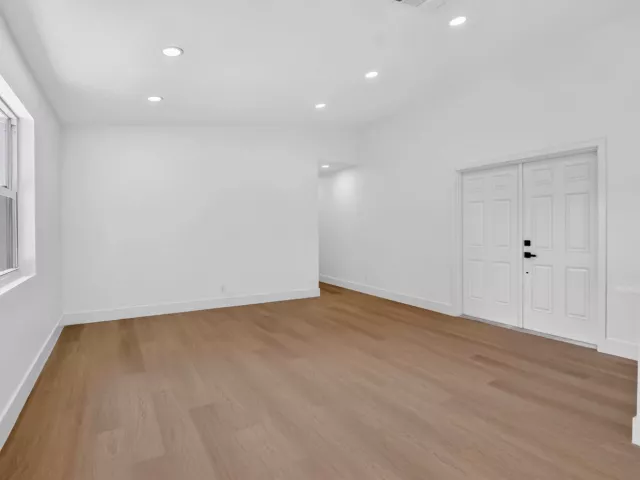 3-bedroom home for sale in Deerfield Beach - 386 NW 40th Terrace - MondialRealty