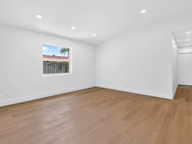 3-bedroom home for sale in Deerfield Beach - 386 NW 40th Terrace - MondialRealty