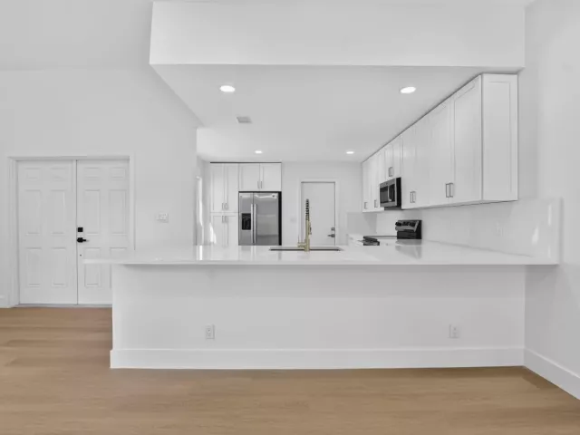 3-bedroom home for sale in Deerfield Beach - 386 NW 40th Terrace - MondialRealty