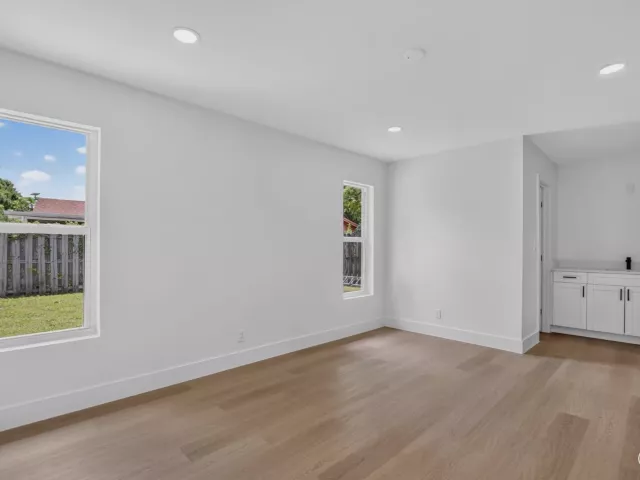 3-bedroom home for sale in Deerfield Beach - 386 NW 40th Terrace - MondialRealty