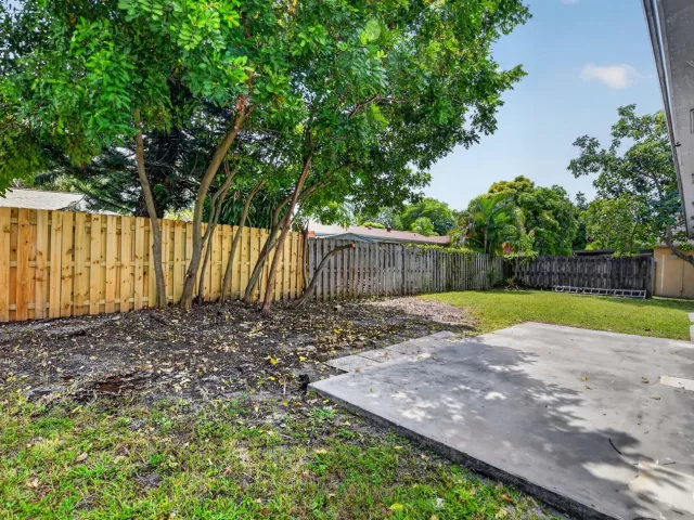 3-bedroom home for sale in Deerfield Beach - 386 NW 40th Terrace - MondialRealty