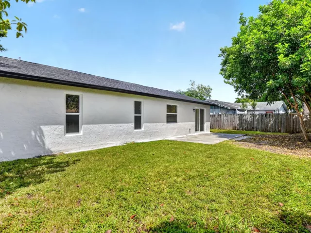 3-bedroom home for sale in Deerfield Beach - 386 NW 40th Terrace - MondialRealty