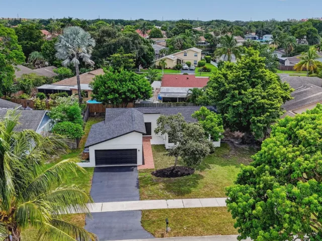3-bedroom home for sale in Deerfield Beach - 386 NW 40th Terrace - MondialRealty