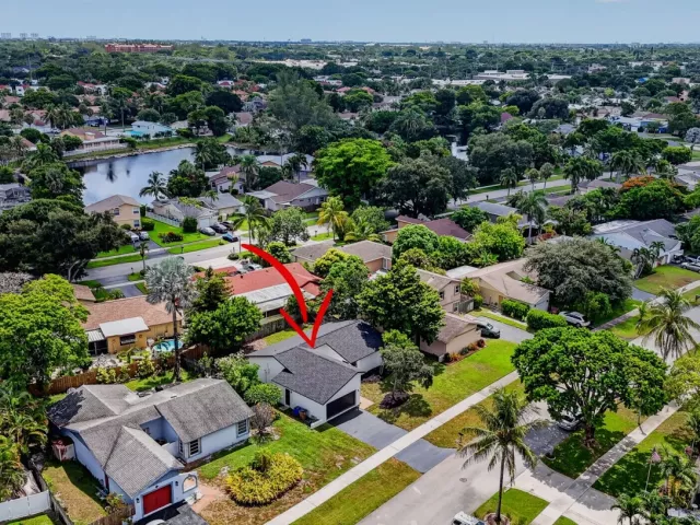 3-bedroom home for sale in Deerfield Beach - 386 NW 40th Terrace - MondialRealty