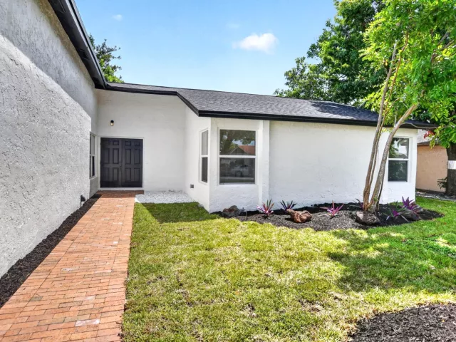 3-bedroom home for sale in Deerfield Beach - 386 NW 40th Terrace - MondialRealty