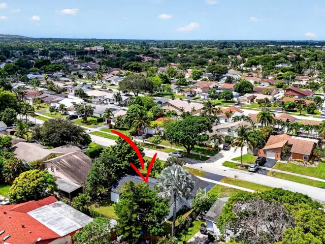 3-bedroom home for sale in Deerfield Beach - 386 NW 40th Terrace - MondialRealty