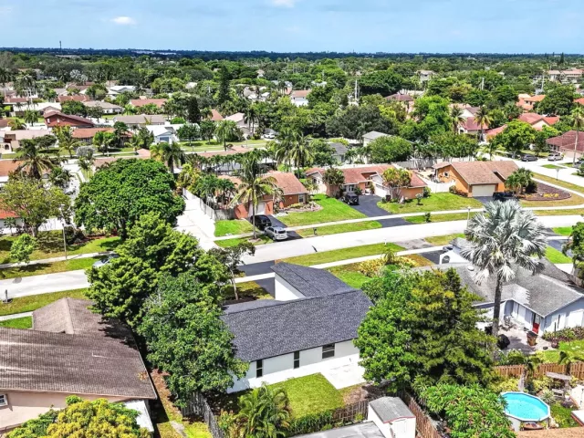 3-bedroom home for sale in Deerfield Beach - 386 NW 40th Terrace - MondialRealty