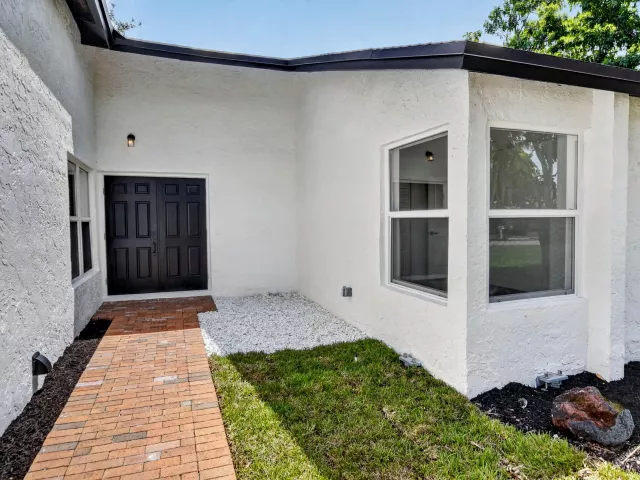 3-bedroom home for sale in Deerfield Beach - 386 NW 40th Terrace - MondialRealty