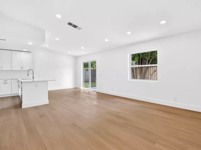 3-bedroom home for sale in Deerfield Beach - 386 NW 40th Terrace - MondialRealty