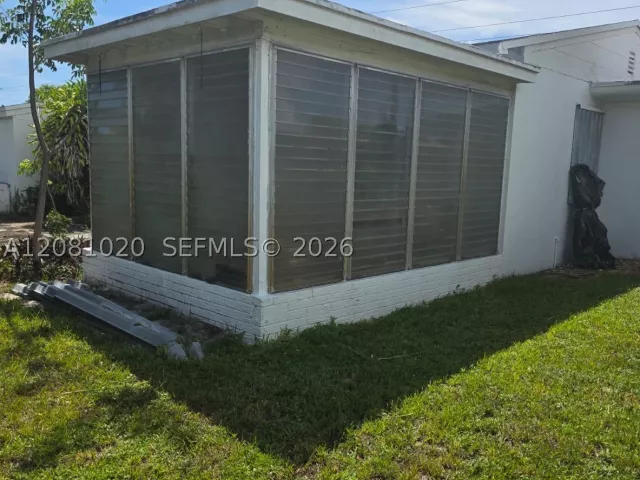 2-bedroom home for sale in North Miami Beach - 921 NE 163rd St - MondialRealty