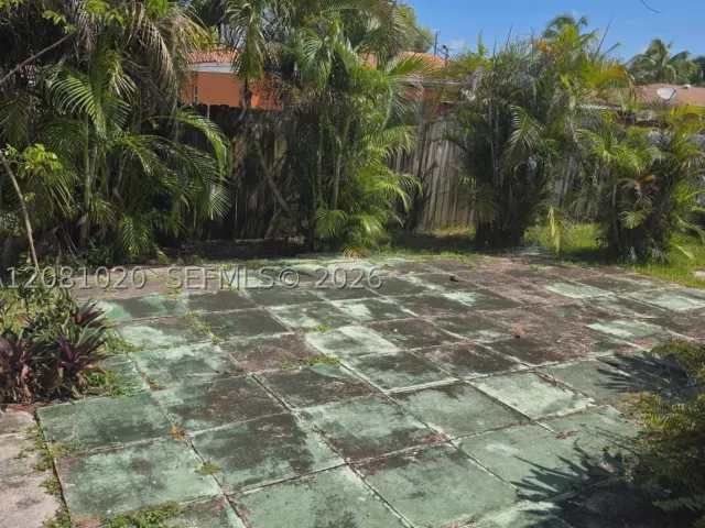 2-bedroom home for sale in North Miami Beach - 921 NE 163rd St - MondialRealty