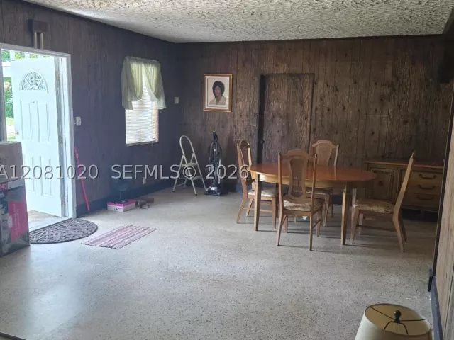 2-bedroom home for sale in North Miami Beach - 921 NE 163rd St - MondialRealty