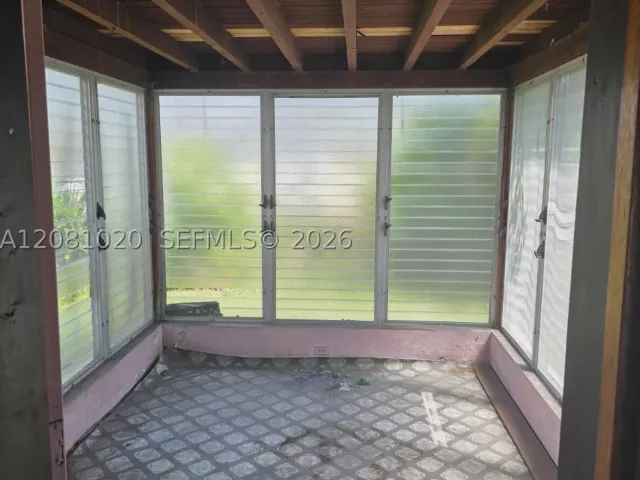 2-bedroom home for sale in North Miami Beach - 921 NE 163rd St - MondialRealty