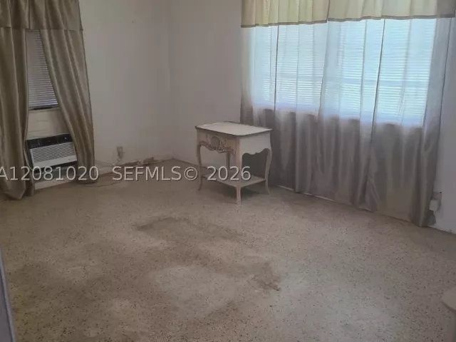 2-bedroom home for sale in North Miami Beach - 921 NE 163rd St - MondialRealty