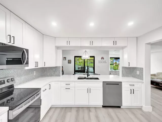 3-bedroom home for sale in Deerfield Beach - 665 Deer Creek North Shore Drive - MondialRealty