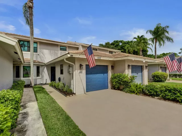 3-bedroom home for sale in Deerfield Beach - 665 Deer Creek North Shore Drive - MondialRealty