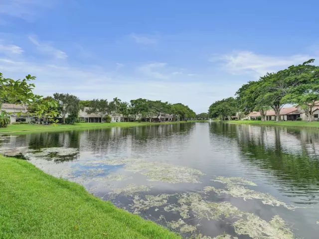 3-bedroom home for sale in Deerfield Beach - 665 Deer Creek North Shore Drive - MondialRealty