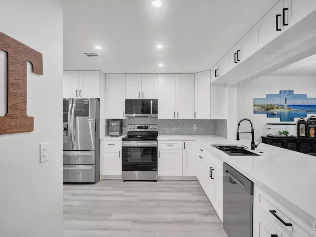 3-bedroom home for sale in Deerfield Beach - 665 Deer Creek North Shore Drive - MondialRealty