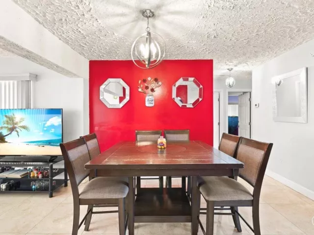 3-bedroom home for sale in Deerfield Beach - 508 NE 2ND Terrace - MondialRealty