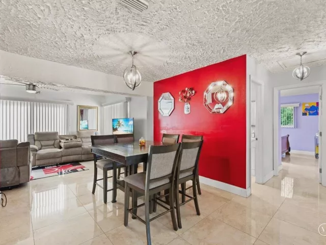 3-bedroom home for sale in Deerfield Beach - 508 NE 2ND Terrace - MondialRealty