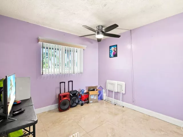 3-bedroom home for sale in Deerfield Beach - 508 NE 2ND Terrace - MondialRealty