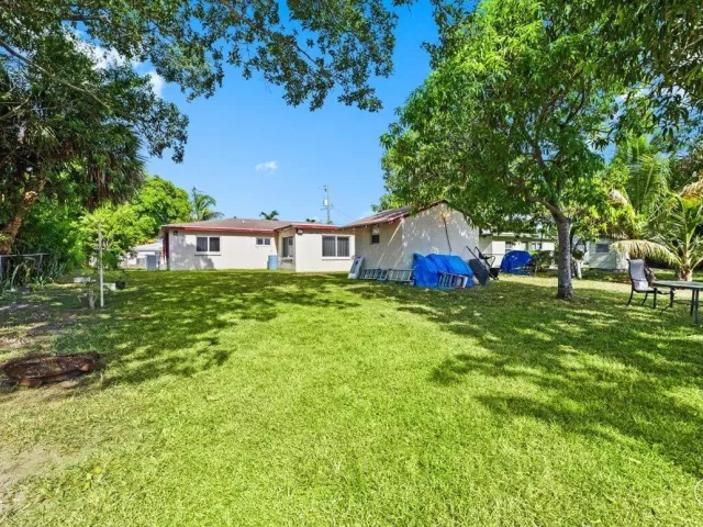3-bedroom home for sale in Deerfield Beach - 508 NE 2ND Terrace - MondialRealty