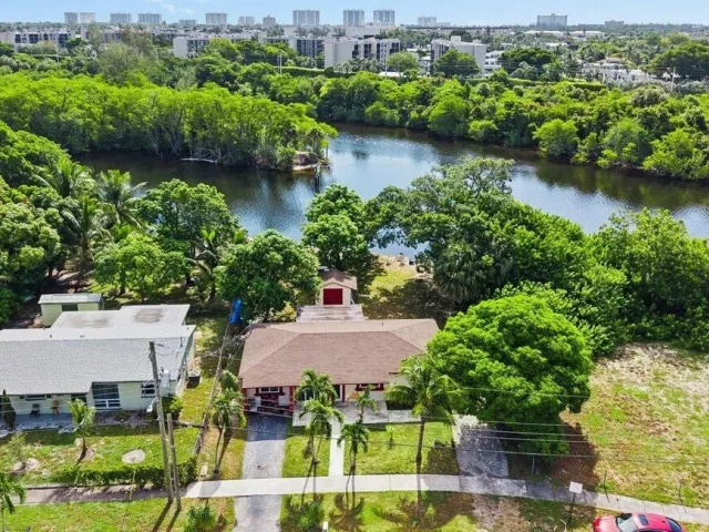3-bedroom home for sale in Deerfield Beach - 508 NE 2ND Terrace - MondialRealty