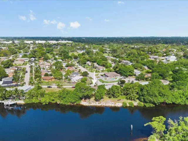 3-bedroom home for sale in Deerfield Beach - 508 NE 2ND Terrace - MondialRealty