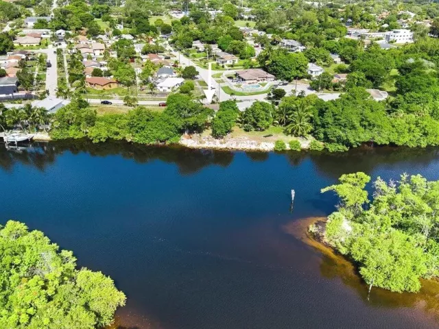 3-bedroom home for sale in Deerfield Beach - 508 NE 2ND Terrace - MondialRealty