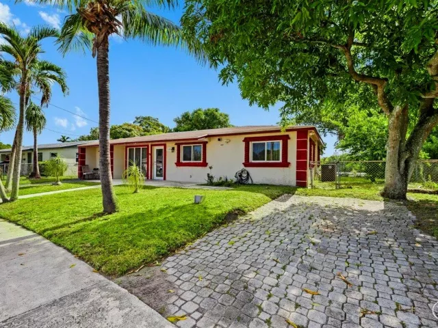 3-bedroom home for sale in Deerfield Beach - 508 NE 2ND Terrace - MondialRealty
