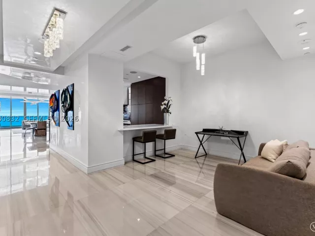 4-bedroom condo for rent in Sunny Isles Beach - 17901 Collins Ave 2802 - MondialRealty